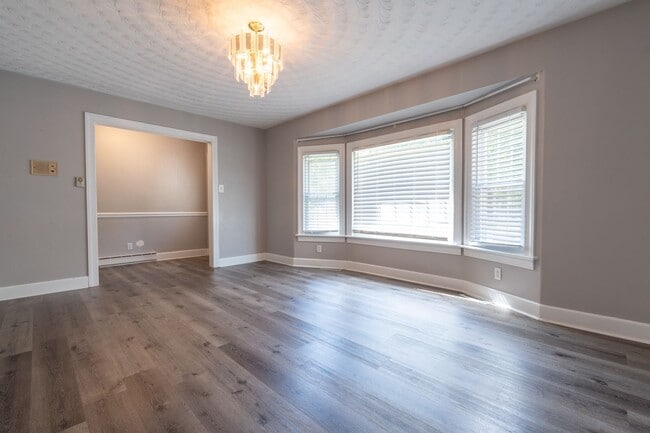 Photo - MOVE IN READY 4 Bedroom in Western Branch!