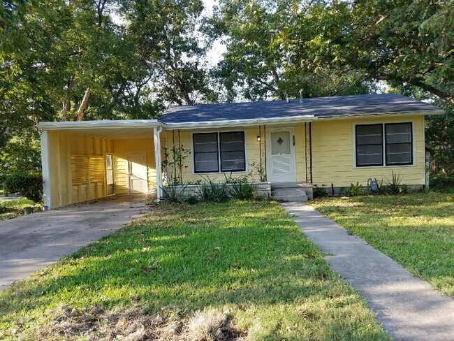 Photo - 910 Kent St