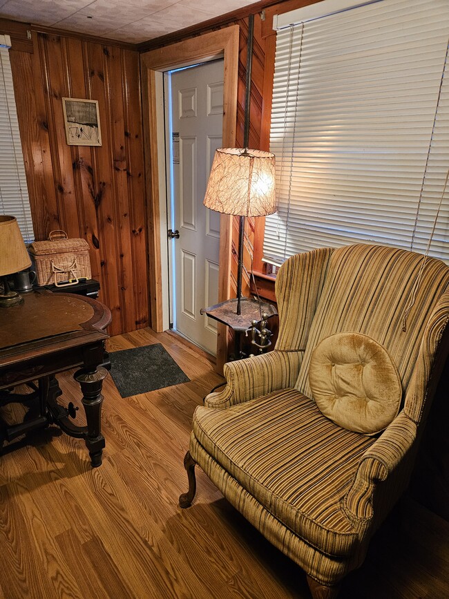 Library, second BR