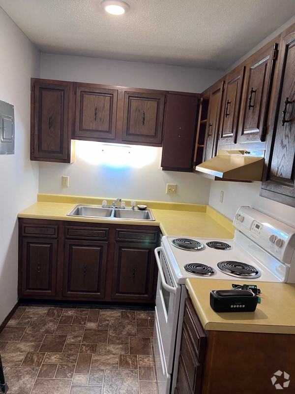 Building Photo - 211 W Pipestone Ave Rental