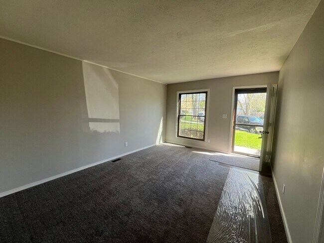 Photo - Newly Remodeled 3 bed ranch in Normal!