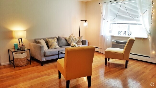 Building Photo - 47 Colborne Rd Unit #2 Rental