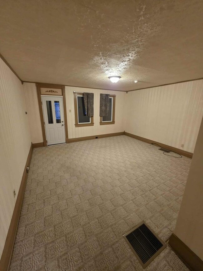 Photo - 1 Bedroom 1 Bathroom House For Rent *With ...