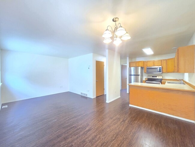 Building Photo - 407 E 8th Ave Unit #3