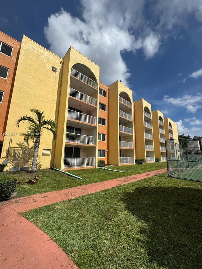 Building Photo - 7010 NW 186th St Unit 5-102A