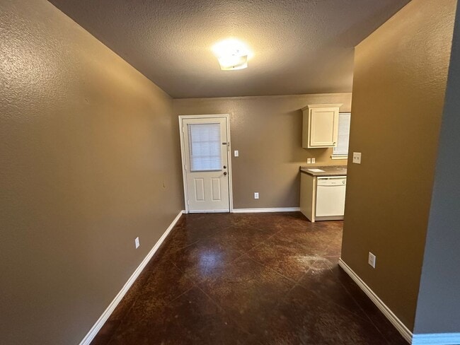 Photo - 206 Memory Ln