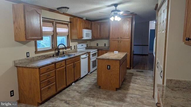 Photo - 8167 Everona Rd
