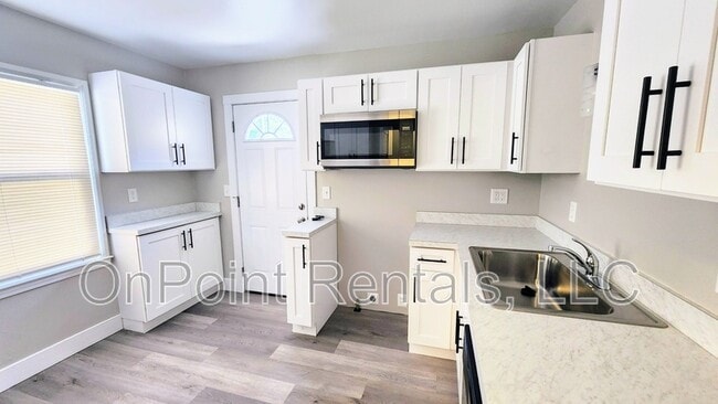 Photo - 7873 Syracuse St