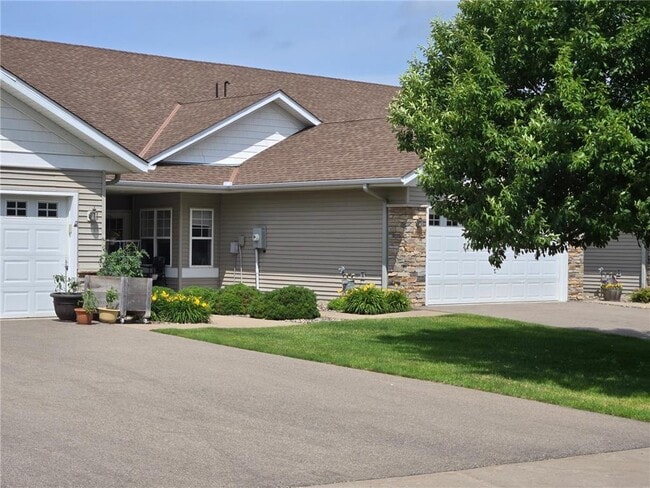 Building Photo - 7445 Timber Crest Dr S