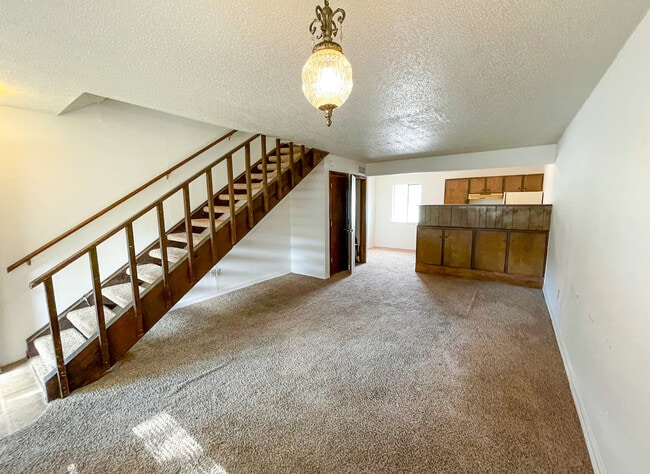 Four Seasons & Pepper Tree Apartments