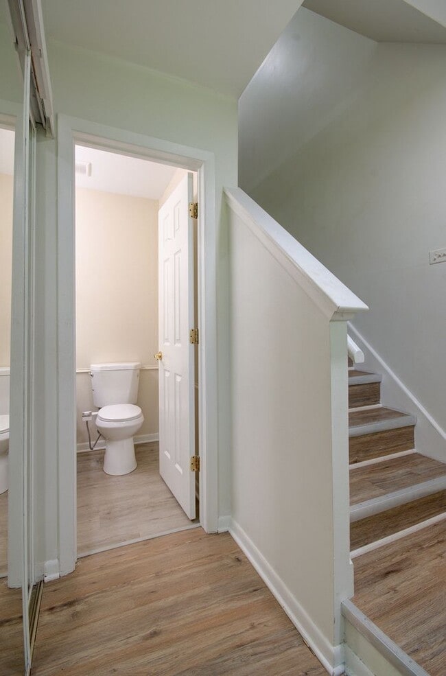 2bd 1.5 ba 2 story townhome Palos Hills - 2bd 1.5 ba 2 story townhome Palos Hills