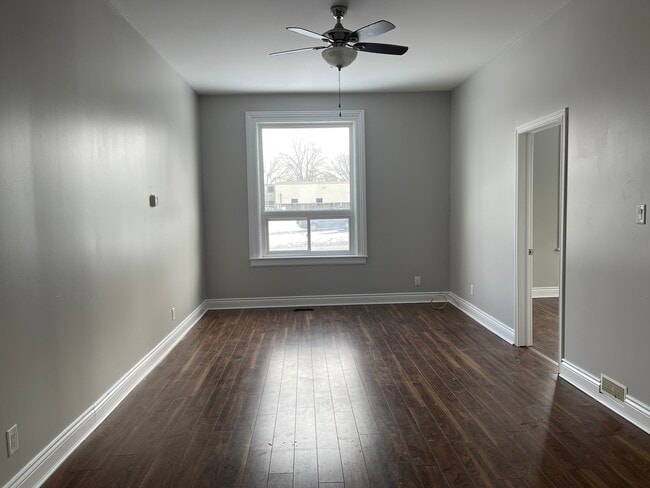 Photo - 520 London Rd Unit A