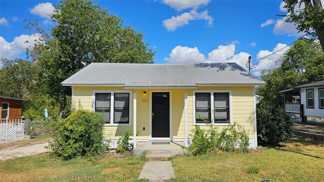 Building Photo - 1614 N Lynn St