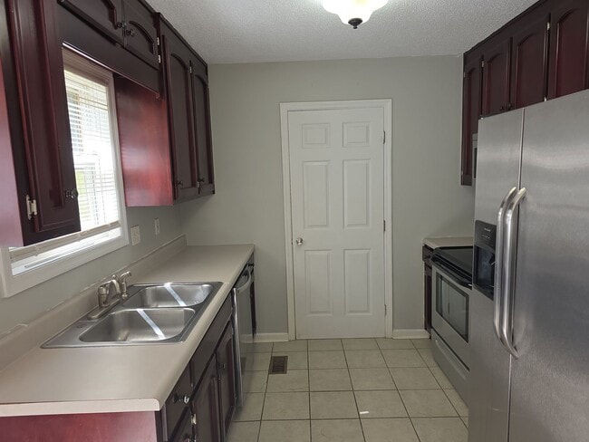 Photo - 131 Carnegie Loop