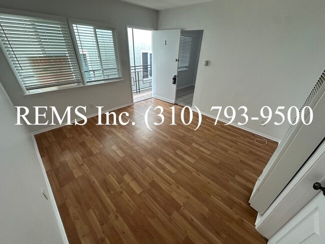 Photo - 907 Manhattan Ave Unit 01