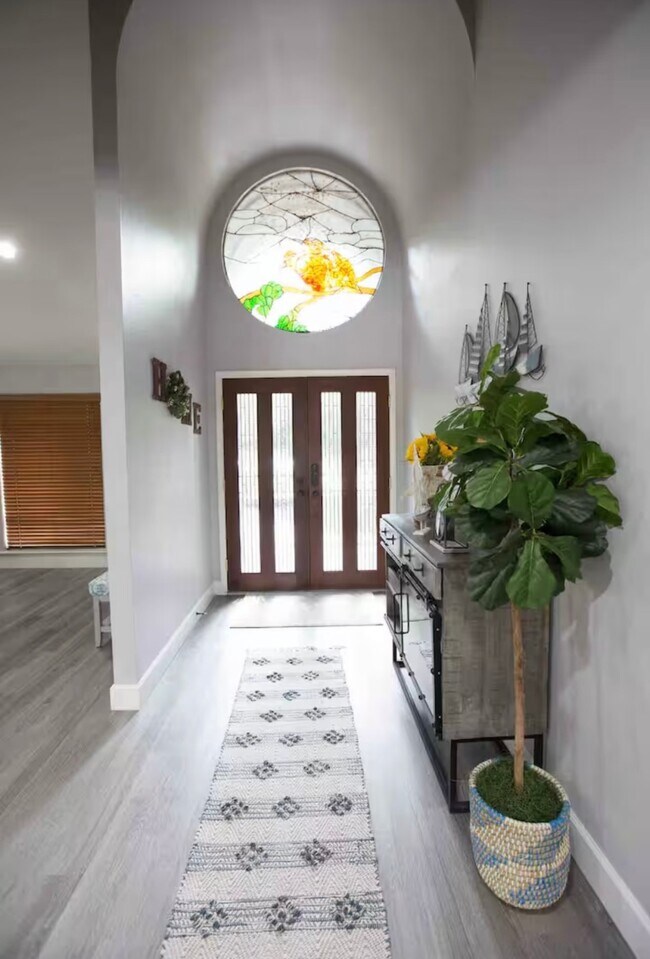 Building Photo - 3007 Willowbend Rd