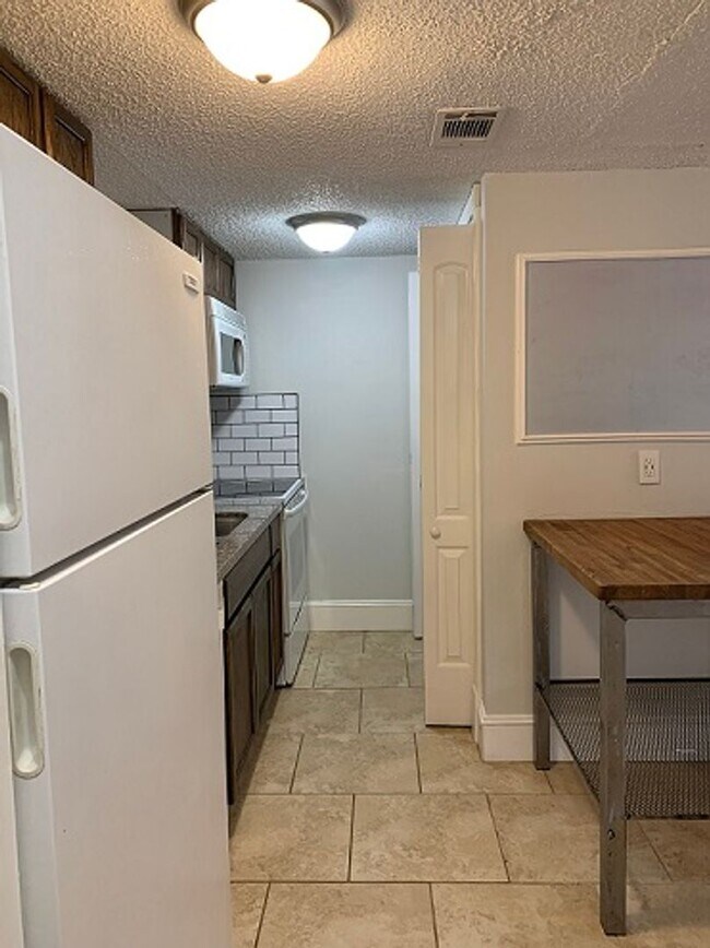 Photo - 2 bed 2 bath Condo Walking Distance to SFA!