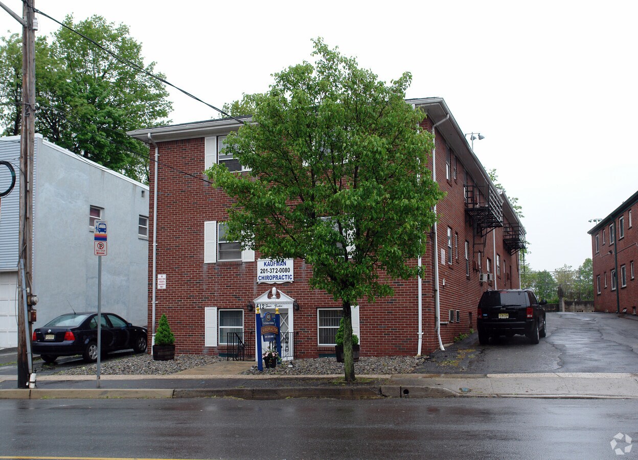 412 Ridge Rd Apartments Lyndhurst, NJ