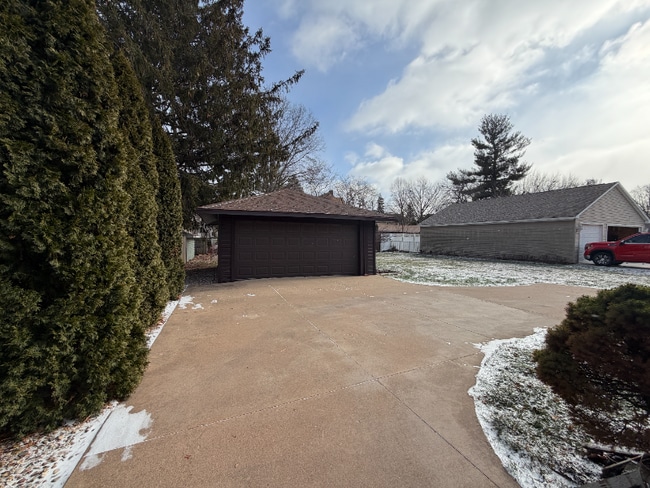 Photo - 1155 N Cherry St