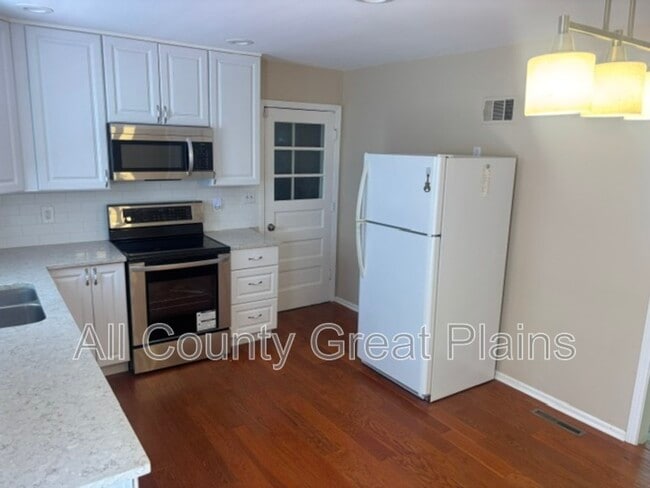 Photo - 6101 W 58th St