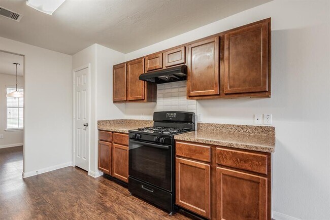 Photo - 30 Leisure Shore Ct