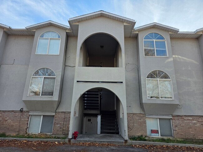 Building Photo - 3320 S 1570 E Unit 1B