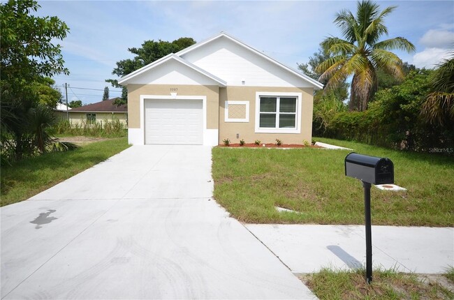Building Photo - 3305 Bassie Ct