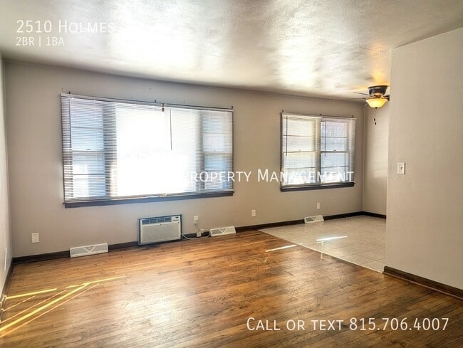 Building Photo - 2510 Holmes St Unit 5