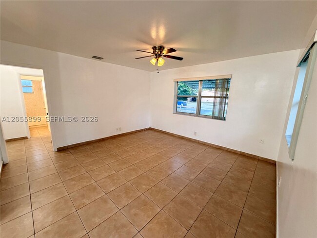 Photo - 1502-1504 N 57th Ave