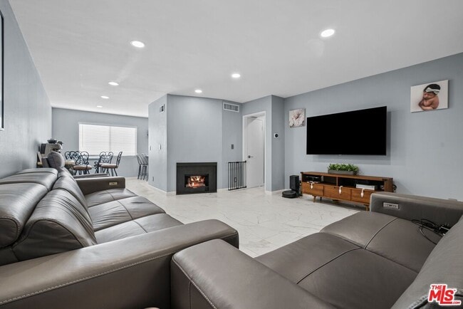 Building Photo - 8024 Vía Pompeii Rental