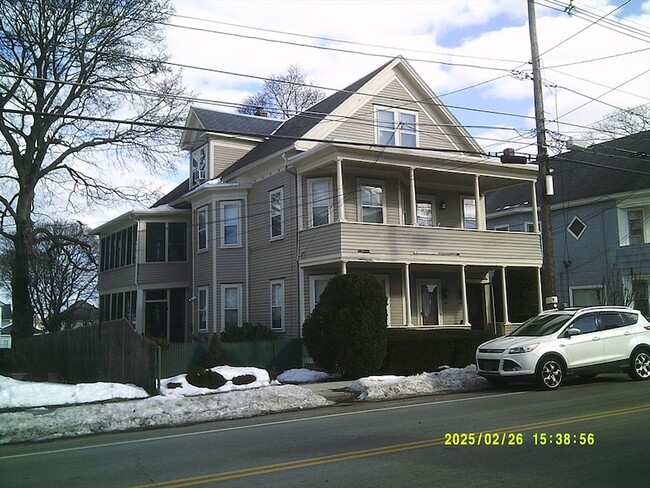 Building Photo - 404 Stevens St Unit 2