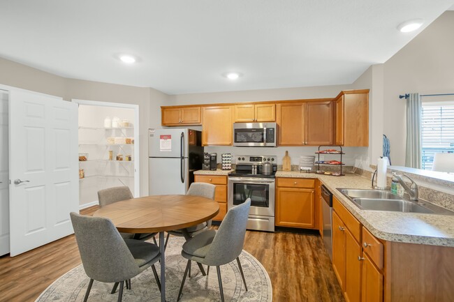 Photo - Redwood Brownsburg