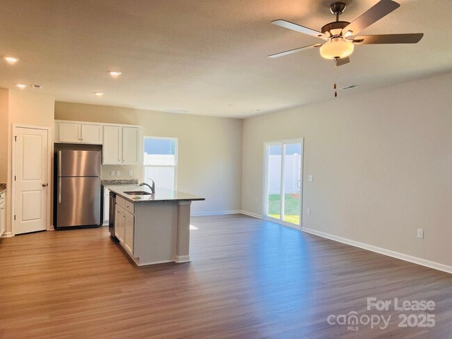 Photo - 2020 Transatlantic Ave