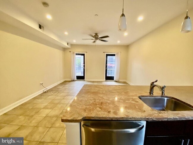 Building Photo - 425-27 S Broad St Unit 2ND FL Rental