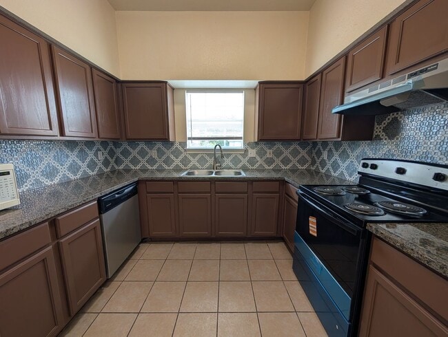 885/887 Sagewood trl