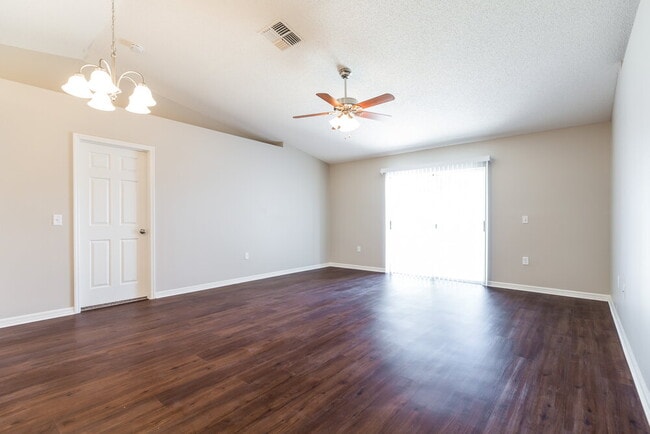 Photo - 2956 Tikimber Way