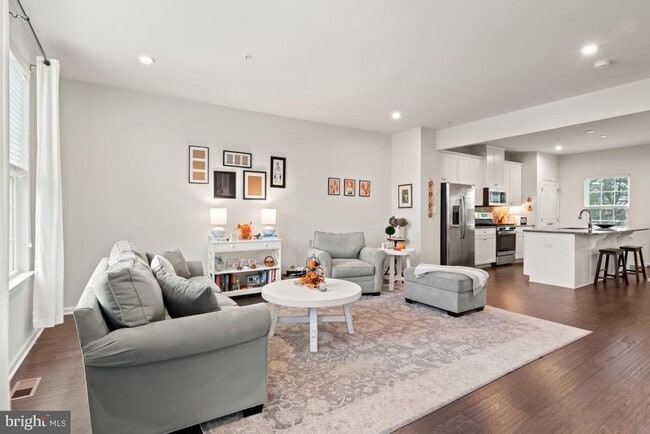 Photo - 410 Arbor Blvd