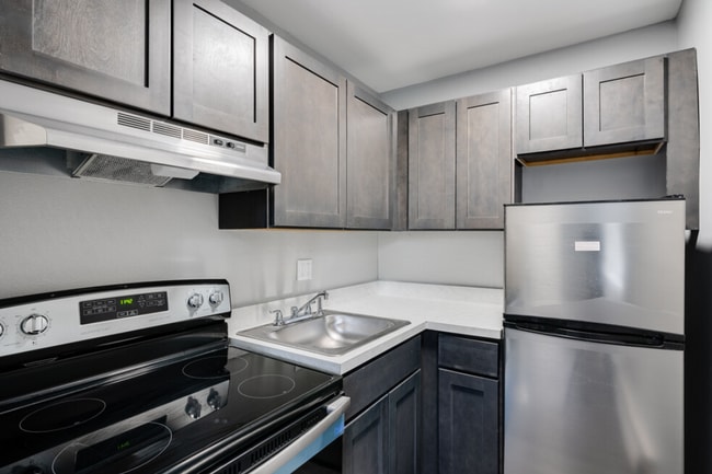 Penn Lee Court Apartments