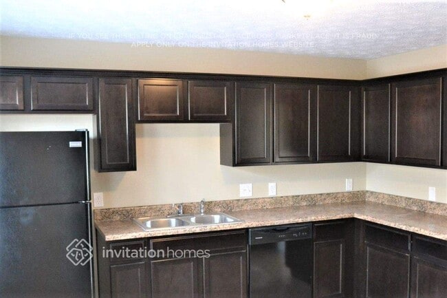 Photo - 802 Grindstone Pl SW