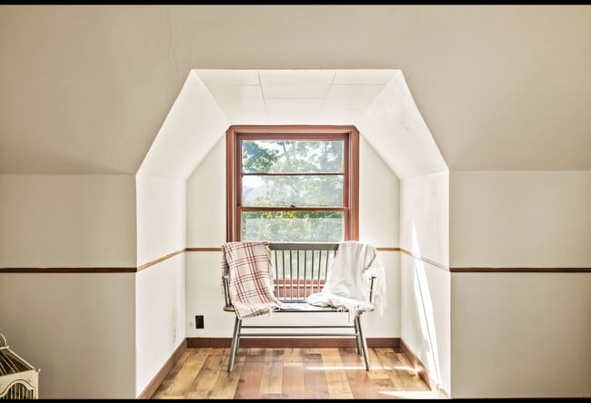 Photo - 1548 NW Eden St