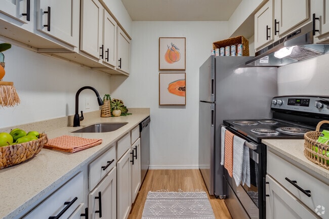 Kitchen - Apple Creek Stillwater