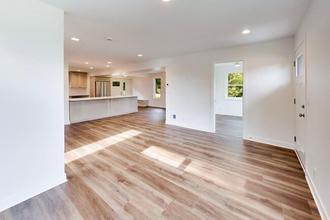 1444 Seminole Rd