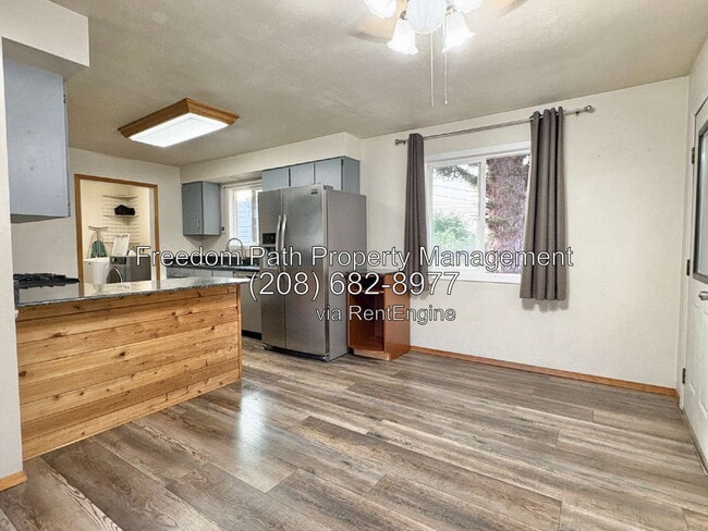Photo - 315 E 1st Ave