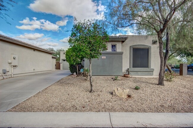 2553 N Raven