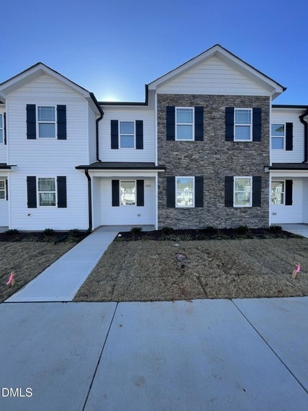 Photo - 1023 Peony Ln
