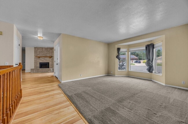 Photo - 5 Bedroom 3.5 Bathroom Home in Layton!!