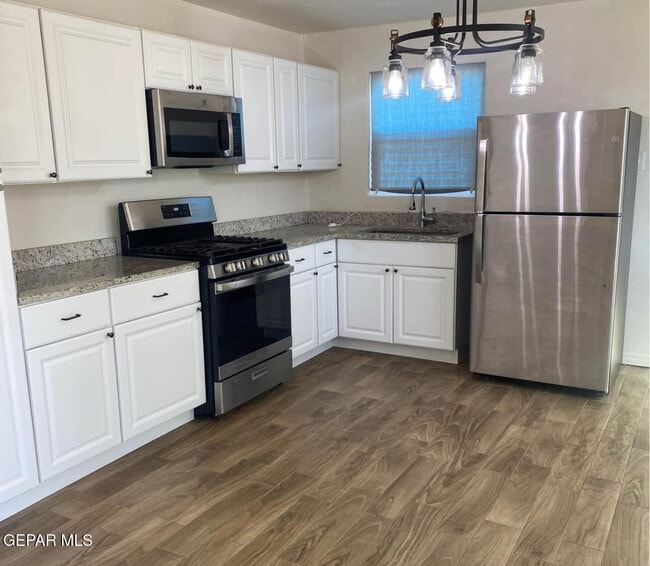 Photo - 1929 Detroit Ave