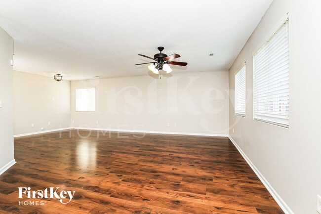 5004 Emberly Dr