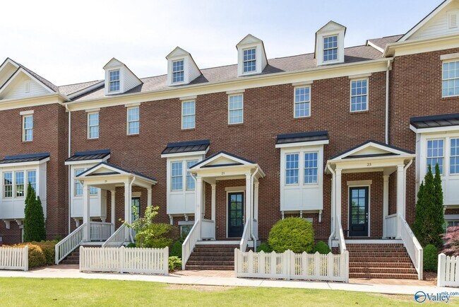 Photo - 21 Stone Mason Way NW