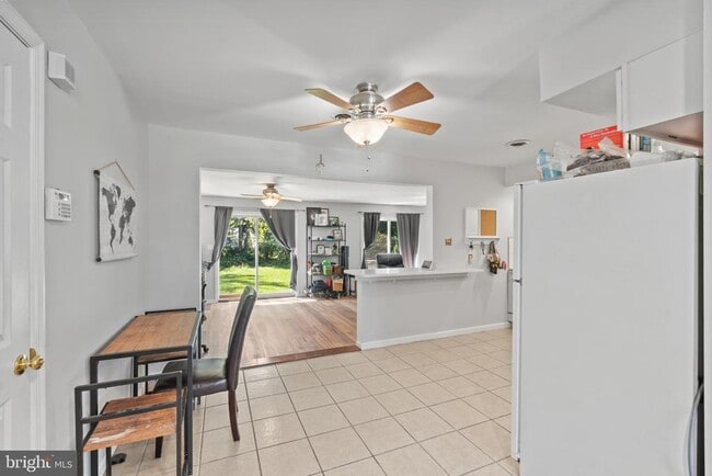 Photo - 10 N Meadow Dr